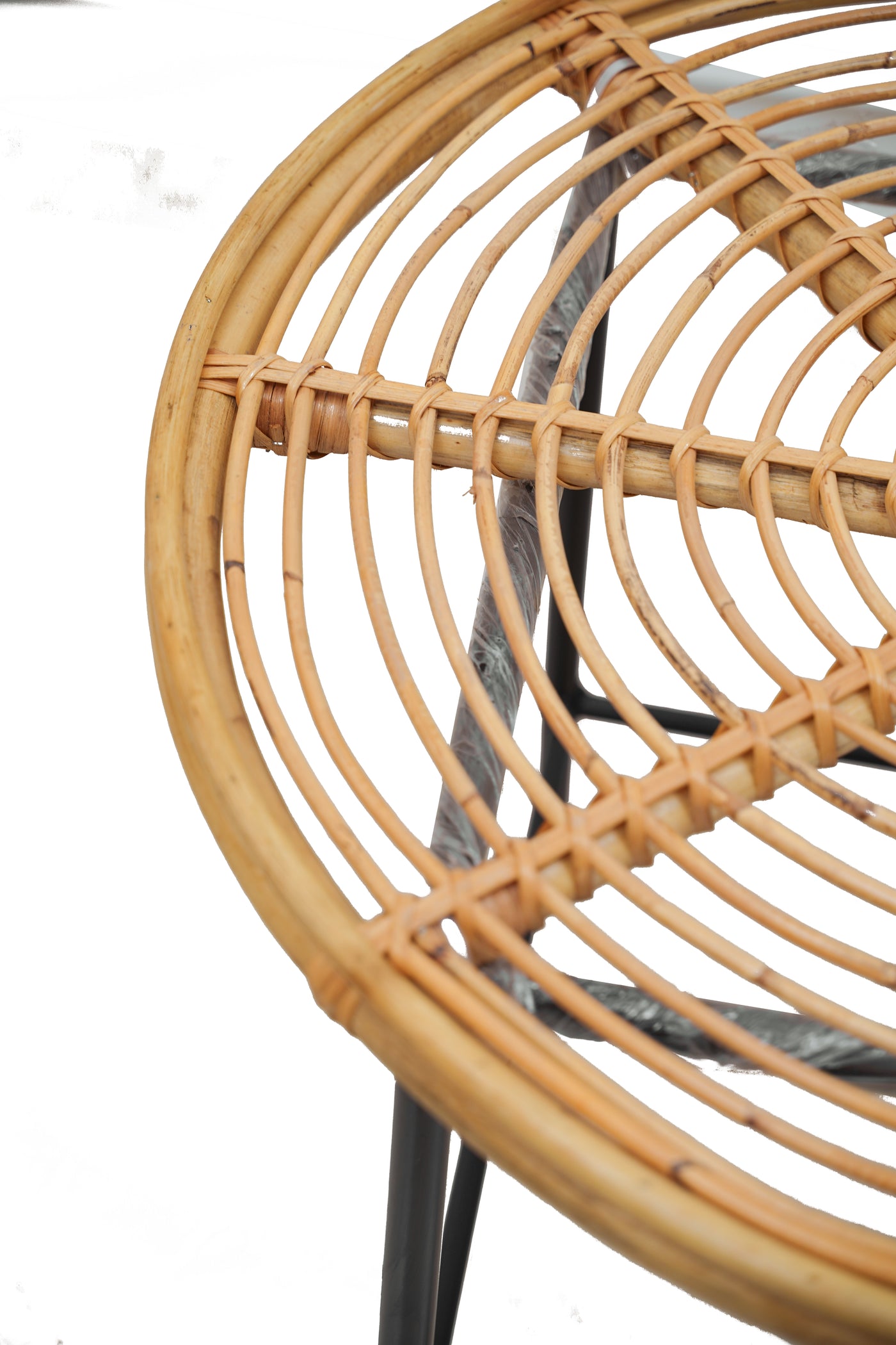 Outdoor Bamboo Round Table – Handcrafted Rattan Top with Black Metal Legs