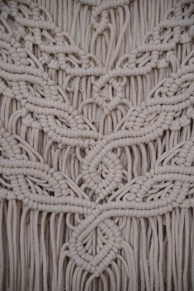 Grooma - Macrame wall hanger